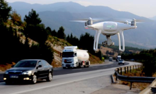  Şerit İhlali Yapan Sürücüler Drone ile Tespit Edildi