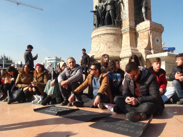 Taksim'de 'çocuk istismarı' eylemi.