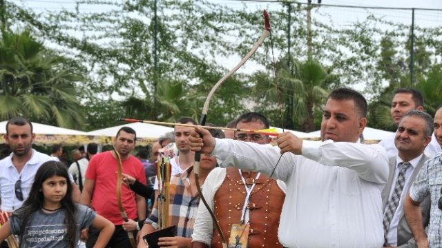 Tarsus'ta Okçuluk Turnuvası.
