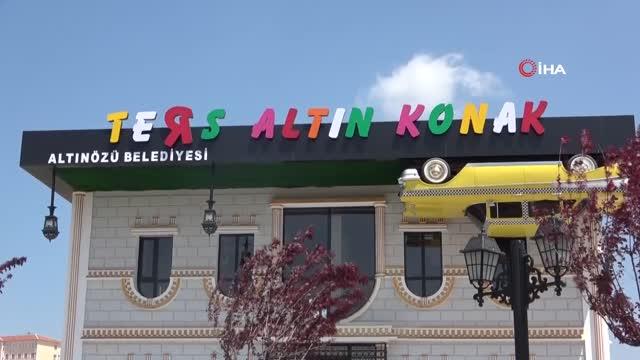 Ters konak misafir kabul etmeye başladı