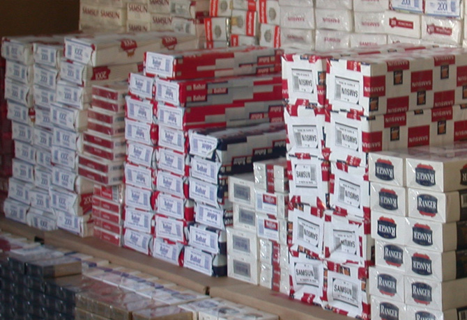 Bebek yürüteçleri taşınan tırda 124 bin 650 paket kaçak sigara bulundu