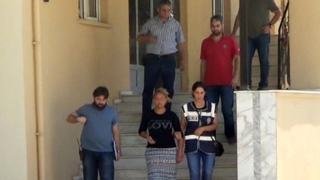 Uyuşturucu Ticareti Yapan Kadın Polise Teslim Oldu.