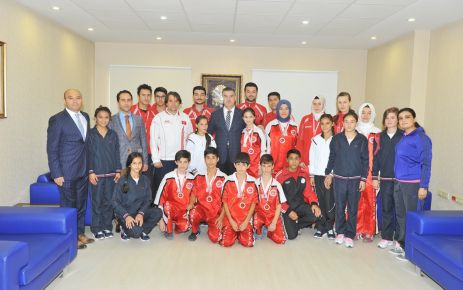 Vali Kerem Al başarılı sporcuları ödüllendirdi